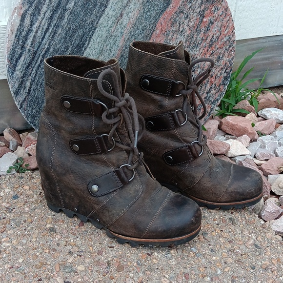 Sorel Joan of Arctic brown leather wedge boots women's